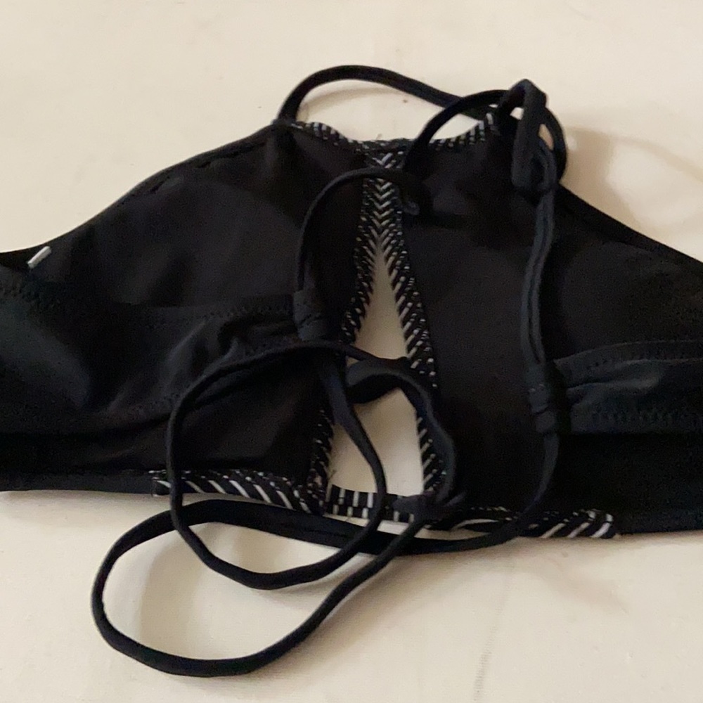 Black bikini top - Picture 3 of 5